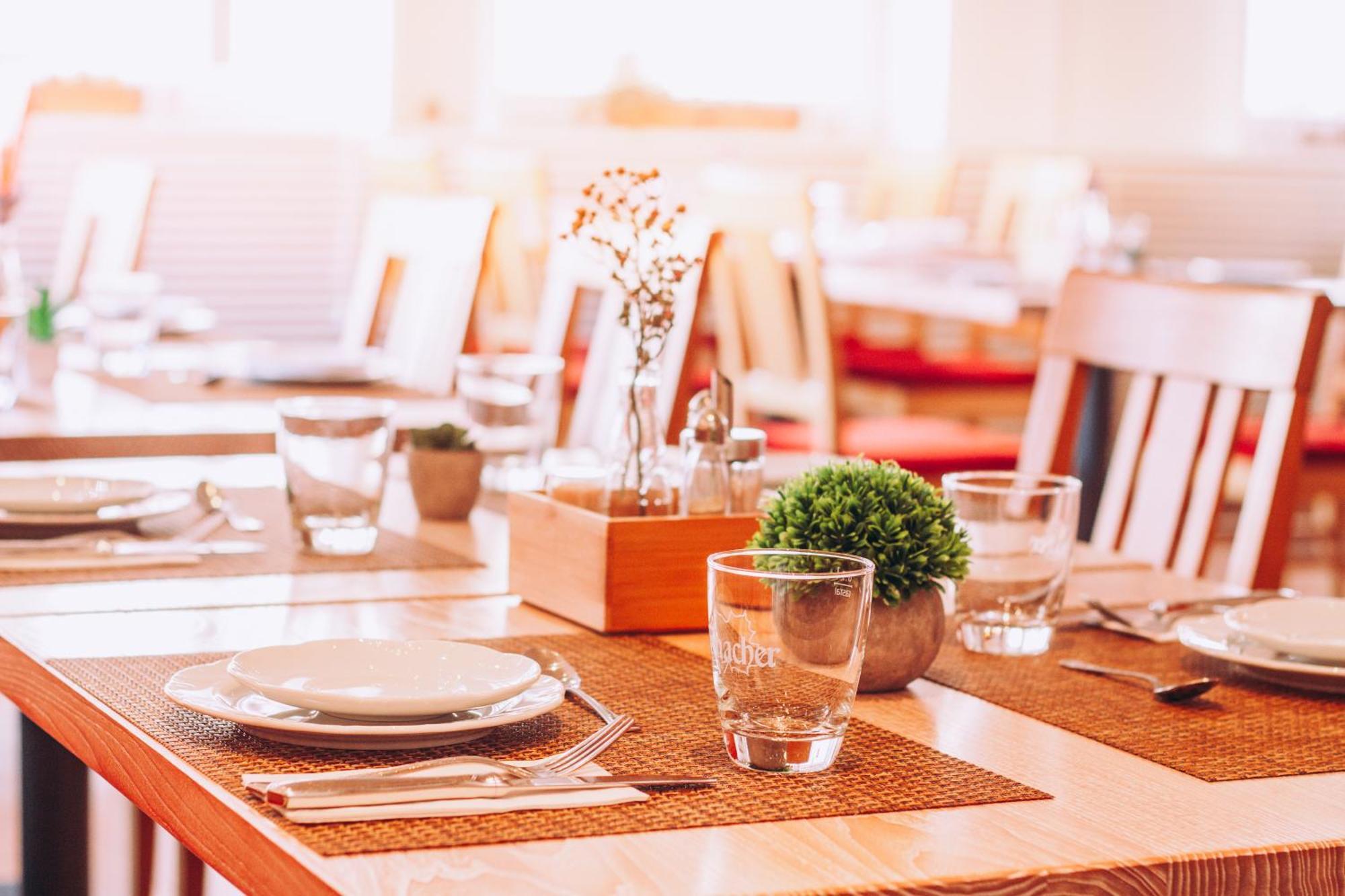Hotel Zum Ochsen Oberstenfeld Екстериор снимка