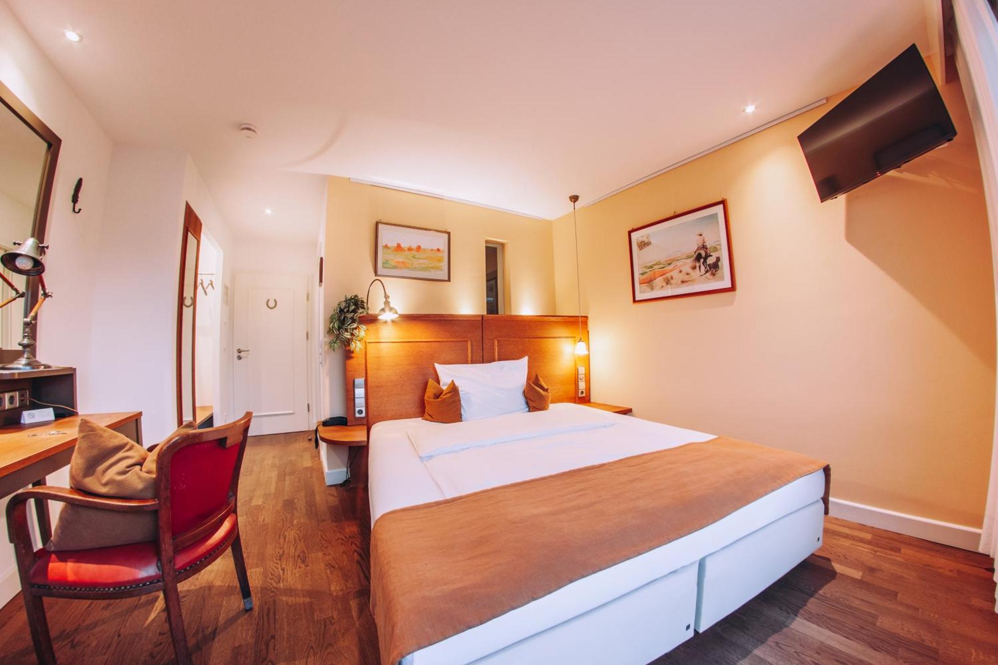 Hotel Zum Ochsen Oberstenfeld Екстериор снимка